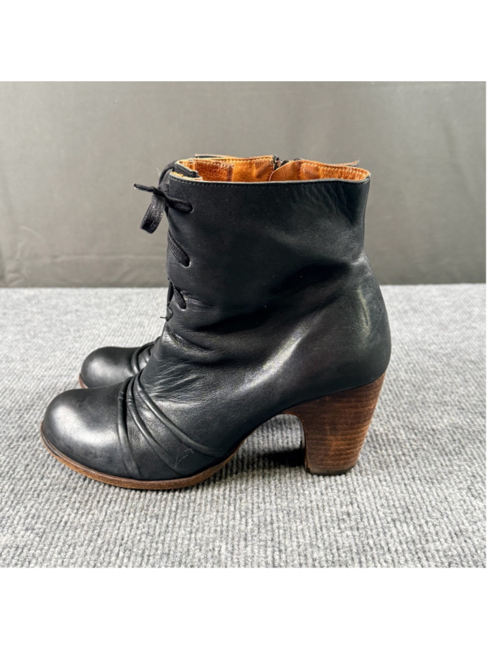 Chie Mihara Boots Women 8.5 US Leather Ankle Heel Ruched Minimalist Boho Black
